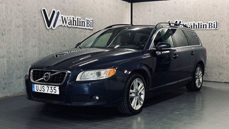 Blå Begagnad 2013 Volvo V70 Kombi | 139 900 kr (Marknadspris) - Bild 1/4