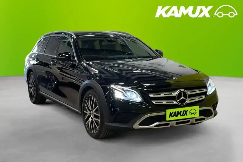 Svart Begagnad 2020 Mercedes E220 Kombi | 359 800 kr (Marknadspris) - Bild 1/4