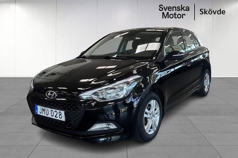 Svart Begagnad 2018 Hyundai i20 Comfort Halvkombi | 109 200 kr (Marknadspris) - Bild 1/4