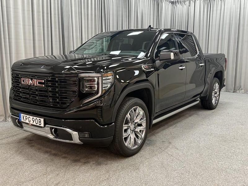 Svart Begagnad 2024 GMC Sierra Pickup | 1 136 250 kr - Bild 1/4