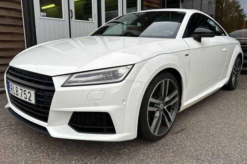 Vit Begagnad 2017 Audi TT S-Line Sportkupé | 269 900 kr (Dyr) - Bild 1/4