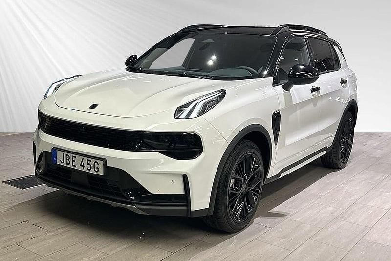 Vit Begagnad 2024 Lynk & Co 01 SUV | 449 900 kr - Bild 1/4
