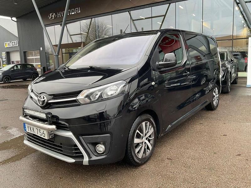 Svart Begagnad 2017 Toyota Proace Minibuss | 144 900 kr (Dyr) - Bild 1/4