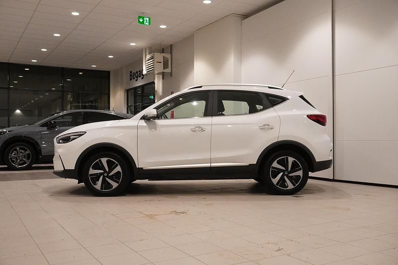 Begagnad MG ZS Comfort 114 kW (156 HK) 2022 Dover white SUV
