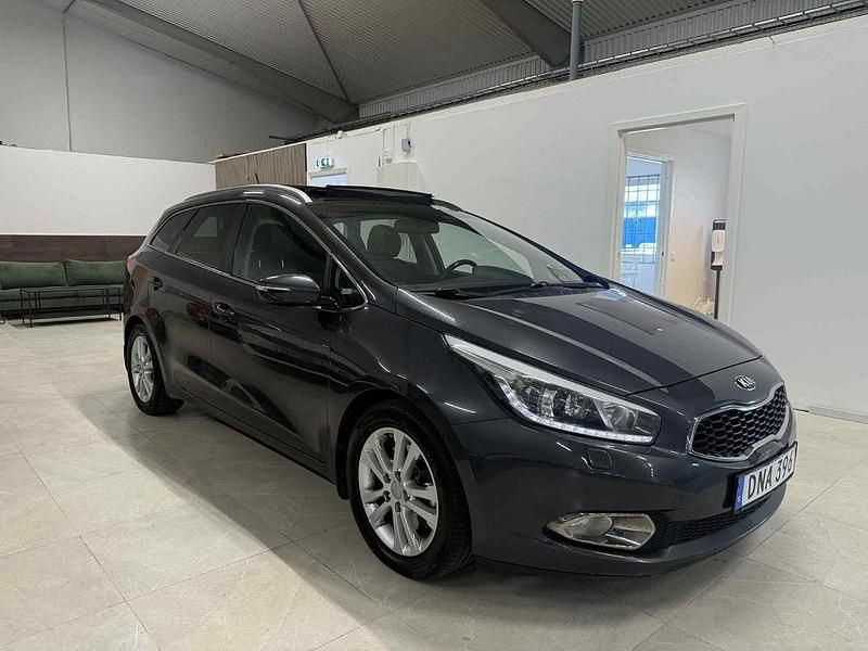 Grå Begagnad 2014 Kia Ceed Sportswagon Kombi | 89 900 kr (Lite dyr) - Bild 1/4