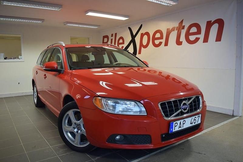 Röd Begagnad 2012 Volvo V70 Summum Kombi | 109 900 kr (Marknadspris) - Bild 1/4