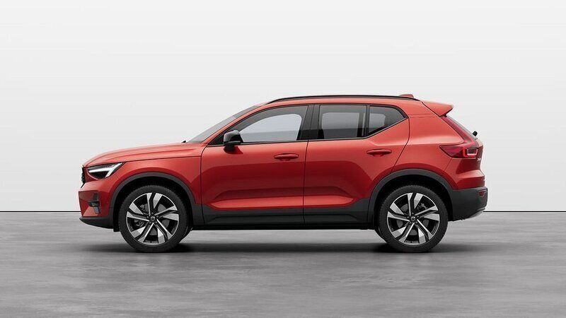 Röd Ny 2025 Volvo XC40 Ultra SUV | 530 500 kr (Dyr) - Bild 1/4