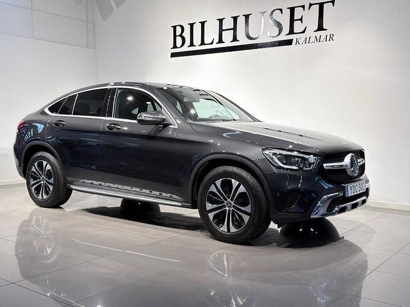 Grå Begagnad 2020 Mercedes GLC200 SUV | 399 900 kr (Marknadspris) - Bild 1/4