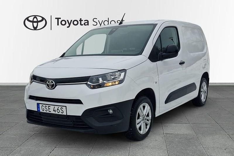 Begagnad Toyota Proace City City 112 HK (82 kW) 2023 Vit Minibuss