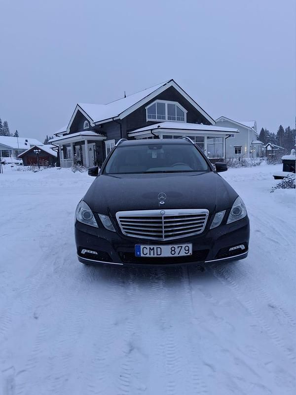 Begagnad 2010 Mercedes E350 Kombi | 89 000 kr (Bra pris) - Bild 1/4