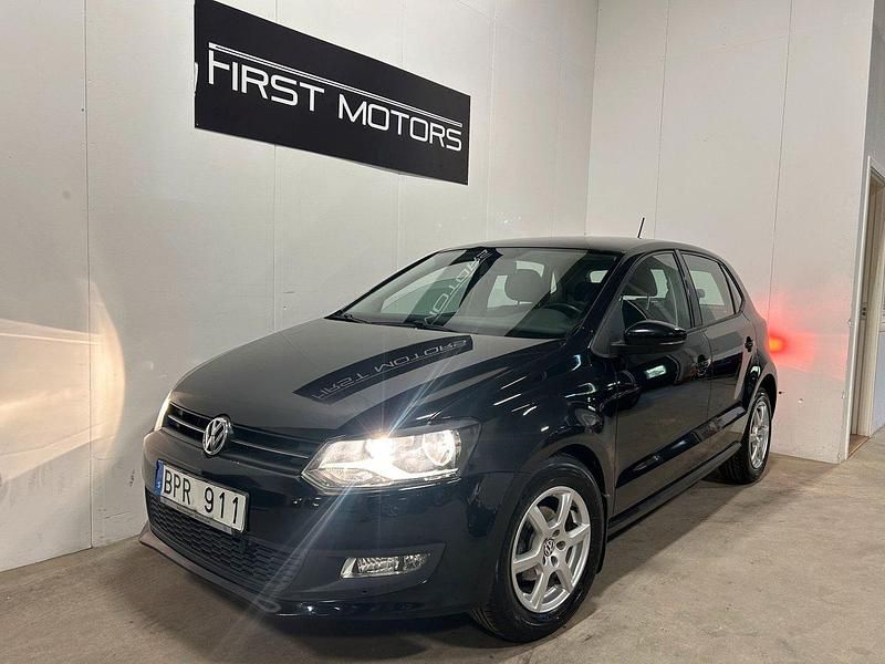 Svart Begagnad 2011 VW Polo Halvkombi | 69 900 kr (Marknadspris) - Bild 1/4