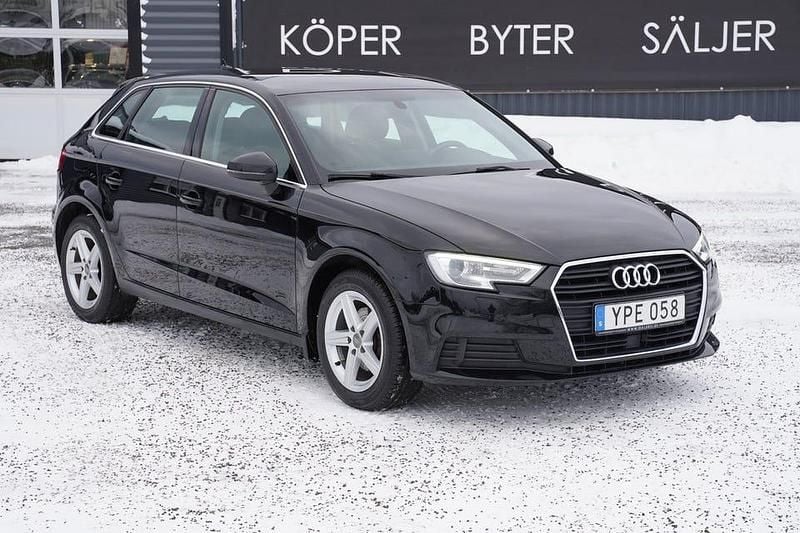 Brilliantsvart Begagnad 2018 Audi A3 Kombi | 169 000 kr (Marknadspris) - Bild 1/4