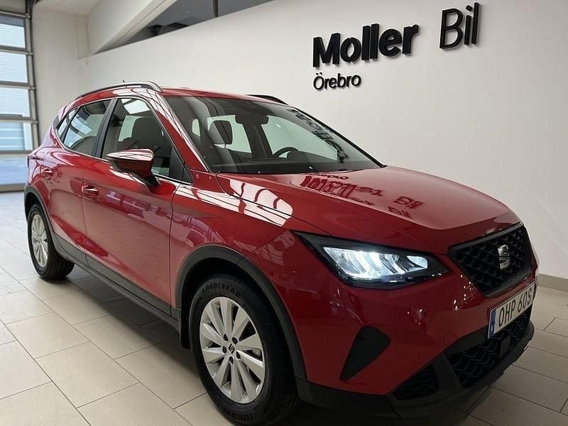 Pure red Begagnad 2024 Seat Arona Style SUV | 219 900 kr (Marknadspris) - Bild 1/4