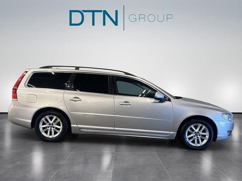 Silver Begagnad 2016 Volvo V70 Momentum Kombi | 89 500 kr (Bra pris) - Bild 1/4