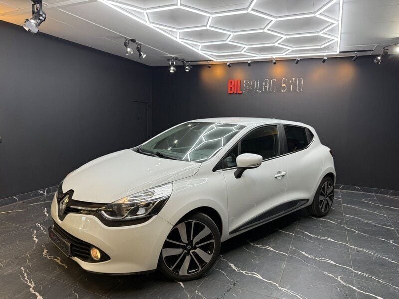 Vit Begagnad 2015 Renault Clio IV Halvkombi | 84 900 kr (Marknadspris) - Bild 1/4