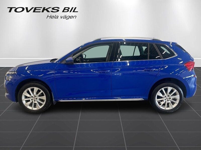 Blå (energy blue) Begagnad 2022 Skoda Kamiq Style SUV | 219 900 kr (Bra pris) - Bild 1/4