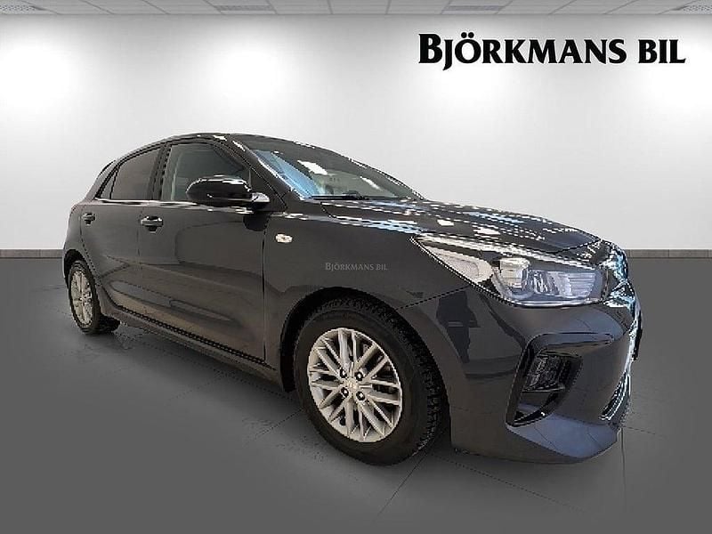 Begagnad Kia Rio GT-Line 120 HK (88 kW) 2020 /abt/ platinum graphite Sedan