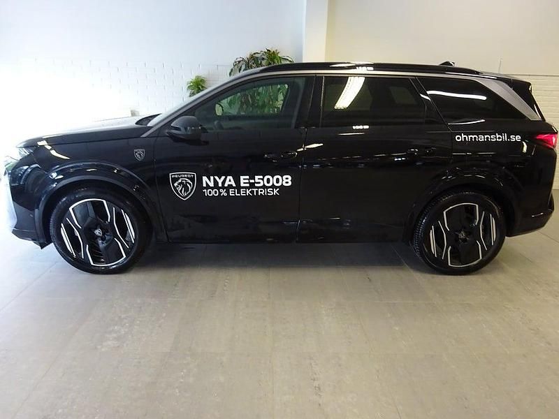 Svart Begagnad 2024 Peugeot e-5008 GTi SUV | 509 900 kr (Marknadspris) - Bild 1/4