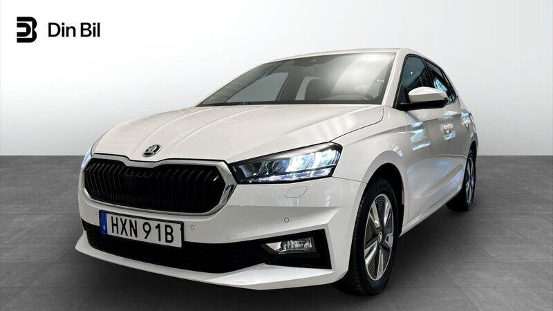 Vit Begagnad 2022 Skoda Fabia Style Halvkombi | 217 900 kr (Marknadspris) - Bild 1/4