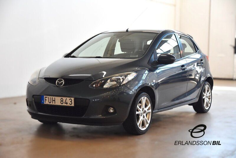 Grå Begagnad 2008 Mazda 2 Halvkombi | 39 900 kr (Marknadspris) - Bild 1/4