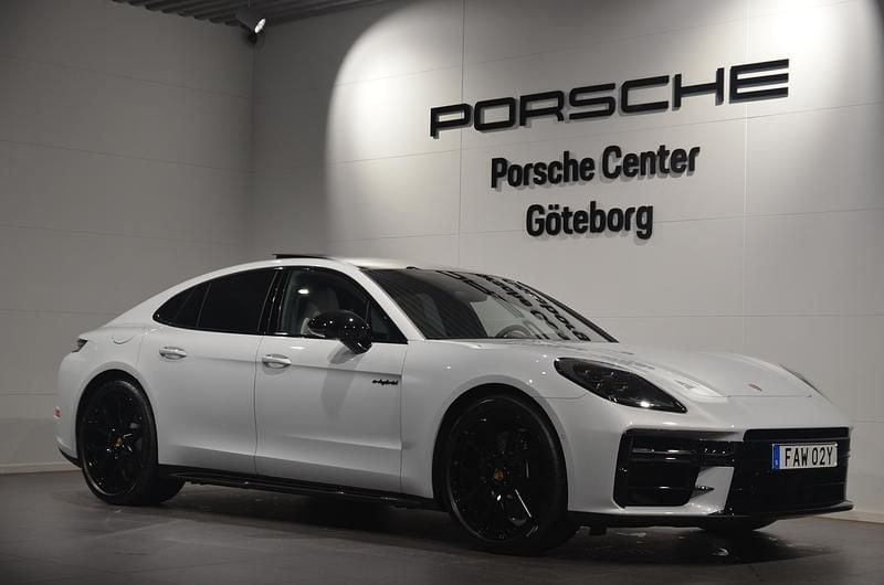 Grå Ny 2026 Porsche Panamera 4 Sedan | 1 917 100 kr - Bild 1/4