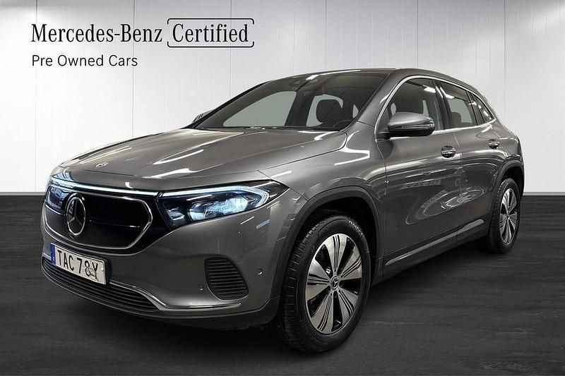 Mörkgrå Begagnad 2023 Mercedes EQA250+ SUV | 378 000 kr - Bild 1/4