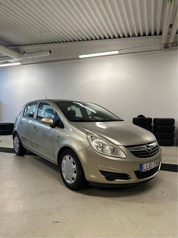 Grön Begagnad 2008 Opel Corsa Halvkombi | 25 000 kr (Marknadspris) - Bild 1/4