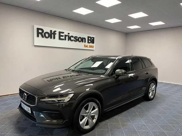 Begagnad 2024 Volvo V60 CC Kombi | 419 500 kr (Superpris) - Bild 1/4