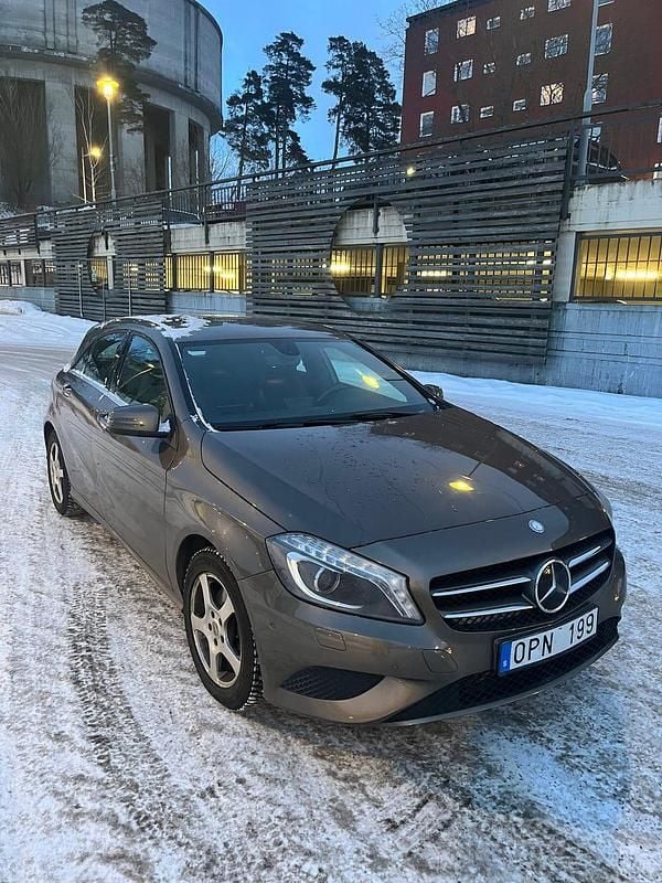 Begagnad 2013 Mercedes A180 | 148 000 kr (Lite dyr) - Bild 1/4