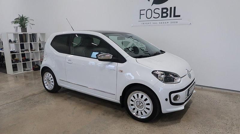 Vit Begagnad 2012 VW up! Halvkombi | 59 900 kr (Marknadspris) - Bild 1/3