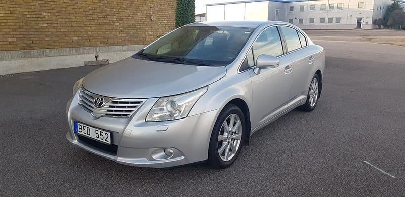 Begagnad 2010 Toyota Avensis Sedan | 92 000 kr (Marknadspris) - Bild 1/4