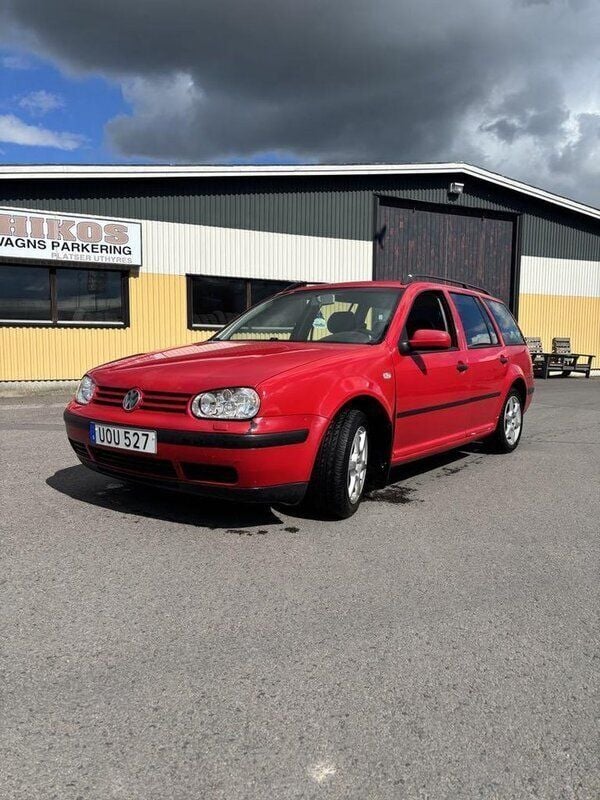Röd Begagnad 2004 VW Golf IV Basis Kombi | 22 000 kr (Bra pris) - Bild 1/4
