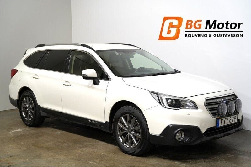 Vit Begagnad 2015 Subaru Outback SUV | 154 900 kr (Marknadspris) - Bild 1/3
