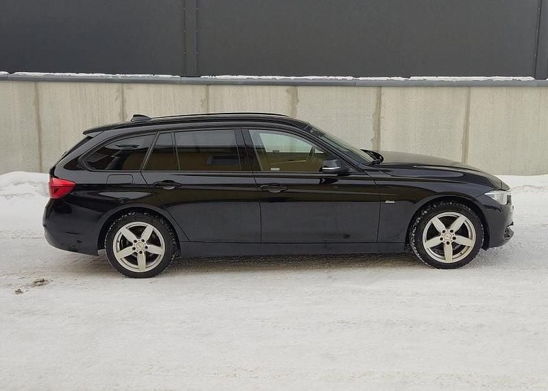 Begagnad BMW 320 Sport Line 190 HK (139 kW) 2017 Svart Kombi