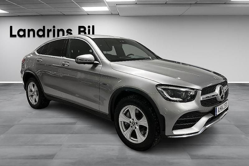 Begagnad Mercedes GLC300e AMG line 211 HK (155 kW) 2020 Silver Sportkupé
