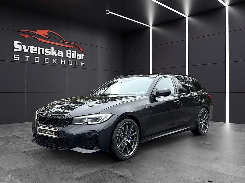 Svart Begagnad 2021 BMW M340 M Sport Sedan | 559 900 kr (Marknadspris) - Bild 1/4