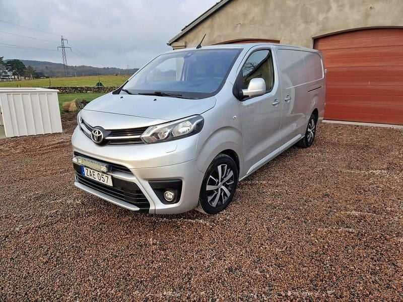 Begagnad 2017 Toyota Proace Minibuss | 110 000 kr (Marknadspris) - Bild 1/4