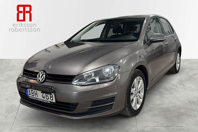 Grå Begagnad 2014 VW Golf VII Halvkombi | 99 900 kr (Marknadspris) - Bild 1/4
