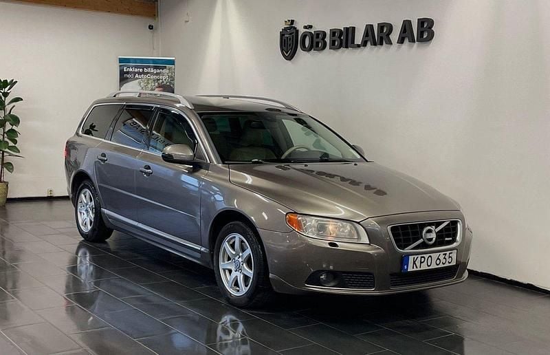 Grå Begagnad 2011 Volvo V70 Summum Kombi | 59 900 kr (Marknadspris) - Bild 1/4