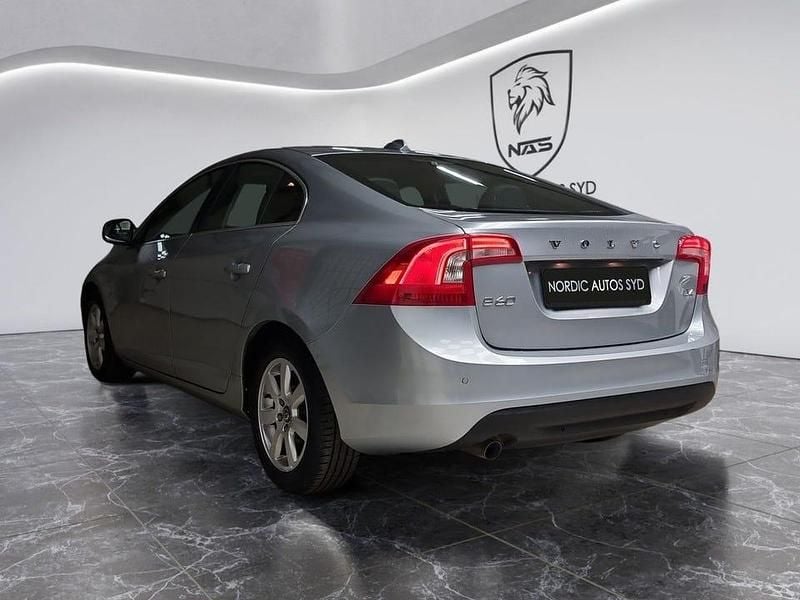 Begagnad Volvo S60 Momentum 163 HK (119 kW) 2012 Silver Sedan