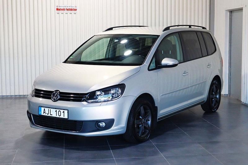 Silver Begagnad 2015 VW Touran Minibuss | 99 900 kr (Lite dyr) - Bild 1/2