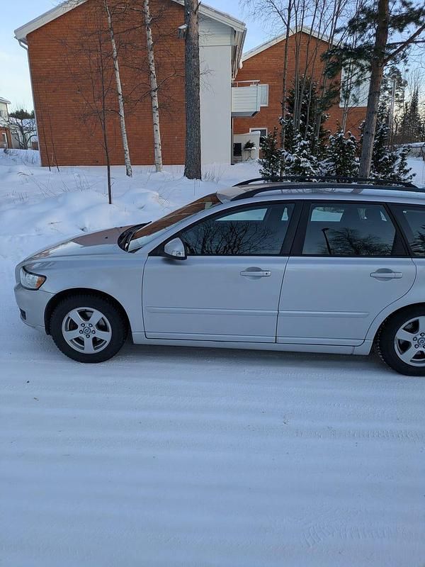Begagnad Volvo V50 109 HK (80 kW) 2010 Grå Kombi