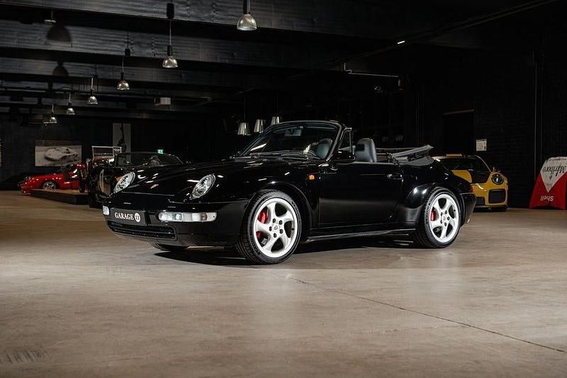 Begagnad Porsche 911 Carrera 286 HK (210 kW) 1997 Svart Cab