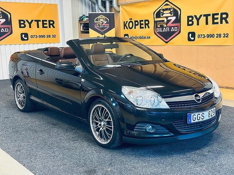 Begagnad Opel Astra Cabriolet 140 HK (102 kW) 2007 Svart Cab