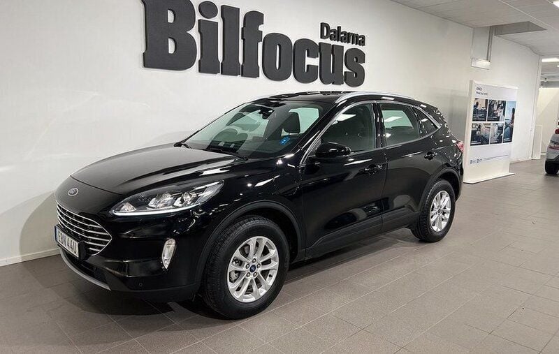 Svart Begagnad 2021 Ford Kuga Titanium SUV | 359 000 kr - Bild 1/4