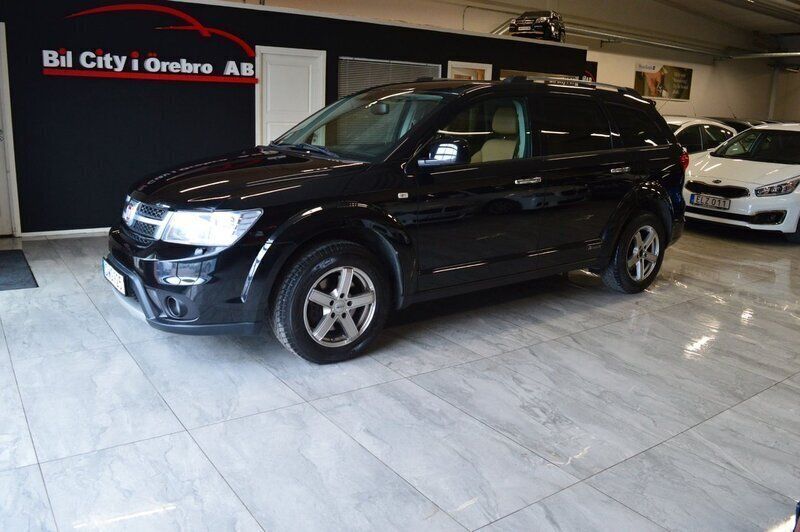 Svart Begagnad 2014 Fiat Freemont SUV | 124 900 kr (Lite dyr) - Bild 1/4