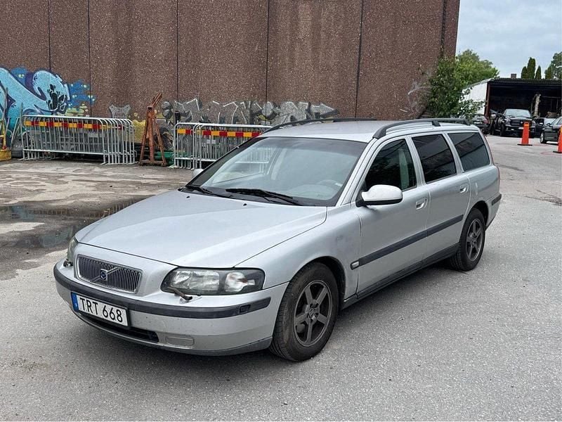 Grå Begagnad 2003 Volvo V70 Kombi | 24 500 kr (Bra pris) - Bild 1/3