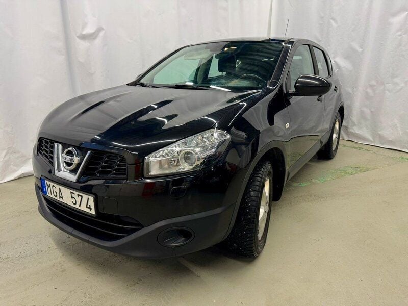 Svart Begagnad 2012 Nissan Qashqai SUV | 64 900 kr (Marknadspris) - Bild 1/4