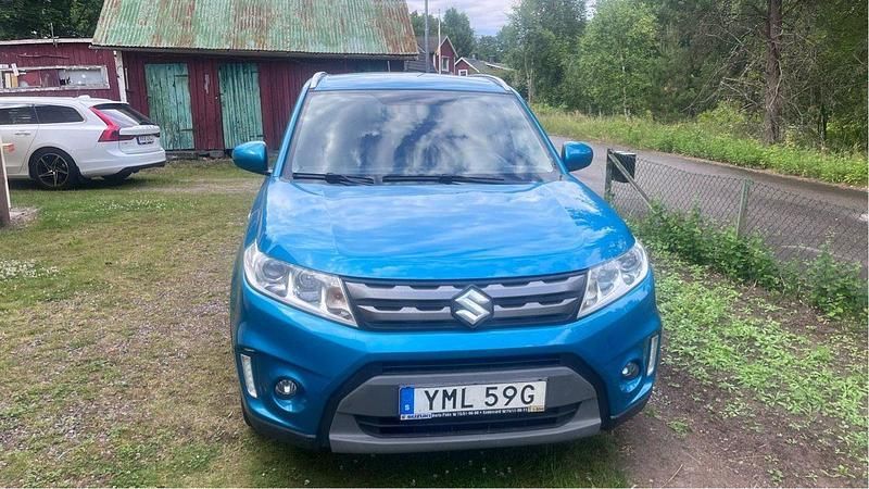 Blå Begagnad 2017 Suzuki Vitara SUV | 140 000 kr (Lite dyr) - Bild 1/3