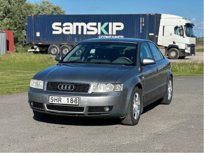 Grå Begagnad 2002 Audi A4 Comfort Sedan | 12 000 kr - Bild 1/4